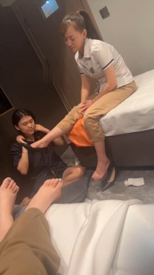 【橘子没熟】喝技师的圣水/耳光强迫踩脸艺术虐_HD绳艺资源