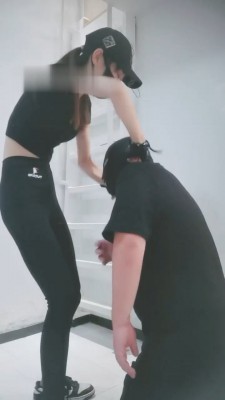 【美娜格格】御姐女神白袜高难度挑战虐打_HD绳艺资源