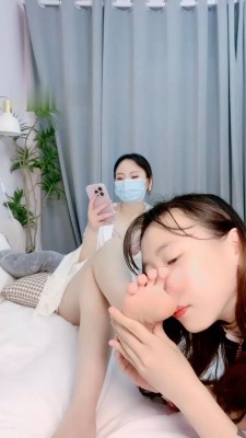 图片[2]_【茹雪】母畜-近距离裸足狂舔_HD绳艺资源