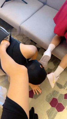 图片[8]_【双胞胎萌主】高贵双S辱调-虐乳虐裆/骑马坐垫/踩踏深喉_HD绳艺资源