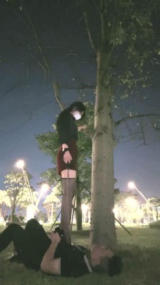 图片[7]_【禾未】户外公园遛狗骑行-踩踏/高跟踩踏插嘴/深喉【双视角版】_HD绳艺资源