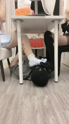 图片[5]_【礼礼大人】双S-桌下视角-长靴/皮鞋白袜踩【双视角版】_HD绳艺资源