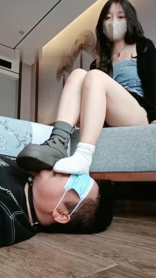 图片[8]_【爱可呀】学生主马丁靴胯下辱-骑脖子/踩踏吸味/浓痰深喉_HD绳艺资源