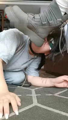 图片[7]_【爱可呀】和细跟闺蜜双调女慕-扎狗爪/舔鞋底/钻胯_HD绳艺资源