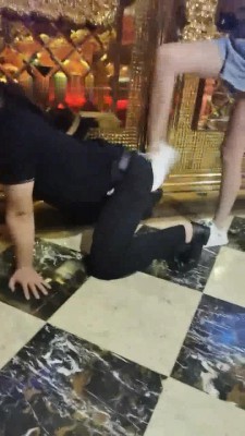 图片[4]_【禾未】KTV双女神调-骑马踩踏/舔鞋底/闻臭袜脚【三视角完整版】_HD绳艺资源