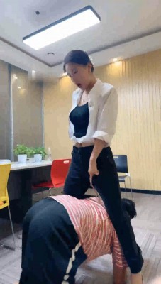 图片[5]_【潘妮绳艺导师】开发办公室新痰盂-高跟插嘴/钻胯坐垫【完整版】_HD绳艺资源