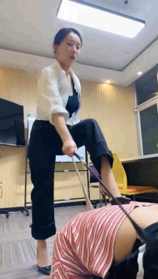 图片[6]_【潘妮绳艺导师】开发办公室新痰盂-高跟插嘴/钻胯坐垫【完整版】_HD绳艺资源