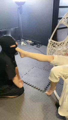 图片[8]_【冰诺】掐乳/舔高跟裸足/插嘴_HD绳艺资源