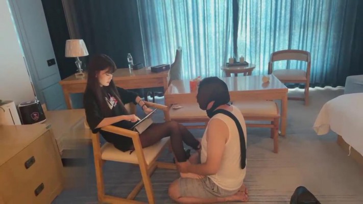 图片[4]_【玥希希】骑马/掐乳/靴子黑丝舔/板子打_HD绳艺资源