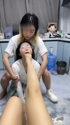 图片[7]_【橙宝】双母畜-奴下奴-舔高跟/掐脖骑马/吃白袜/插嘴/竖中指_HD绳艺资源