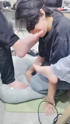 图片[5]_【小羊】母畜-喜欢舔夫妻主的臭脚_HD绳艺资源