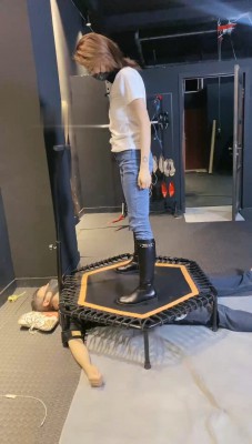 【冰诺】长靴S-人体蹦床_HD绳艺资源