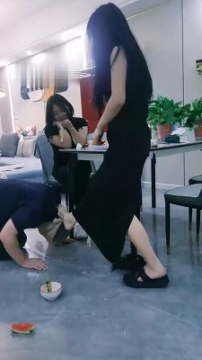 图片[11]_【幽魅】双S-桌下伺候主人用餐_HD绳艺资源