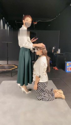 【冰诺】母畜-抽纸牌虐待贱奴_HD绳艺资源