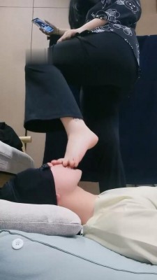 图片[4]_【小羊】裸足狂舔/耳光抽/掐脖手捂窒息_HD绳艺资源