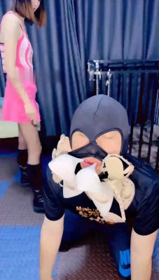 图片[10]_【小笑魔】胯下辱/全体重踩踏/囚禁狗笼/叼鞋架_HD绳艺资源