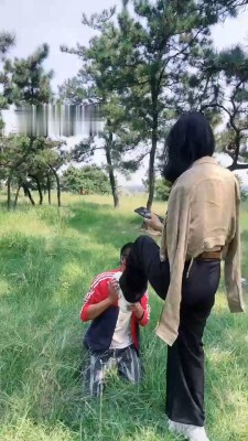 图片[2]_【孤傲女帝】户外调-骑马/高难度挑战踢踹/耳光/提档踩踏_HD绳艺资源