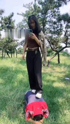 图片[3]_【孤傲女帝】户外调-骑马/高难度挑战踢踹/耳光/提档踩踏_HD绳艺资源