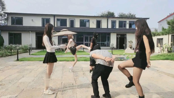 图片[5]_【沅芷大人】3S轮流飞踹狂踹双奴/全体重踩踏【双视角版】_HD绳艺资源