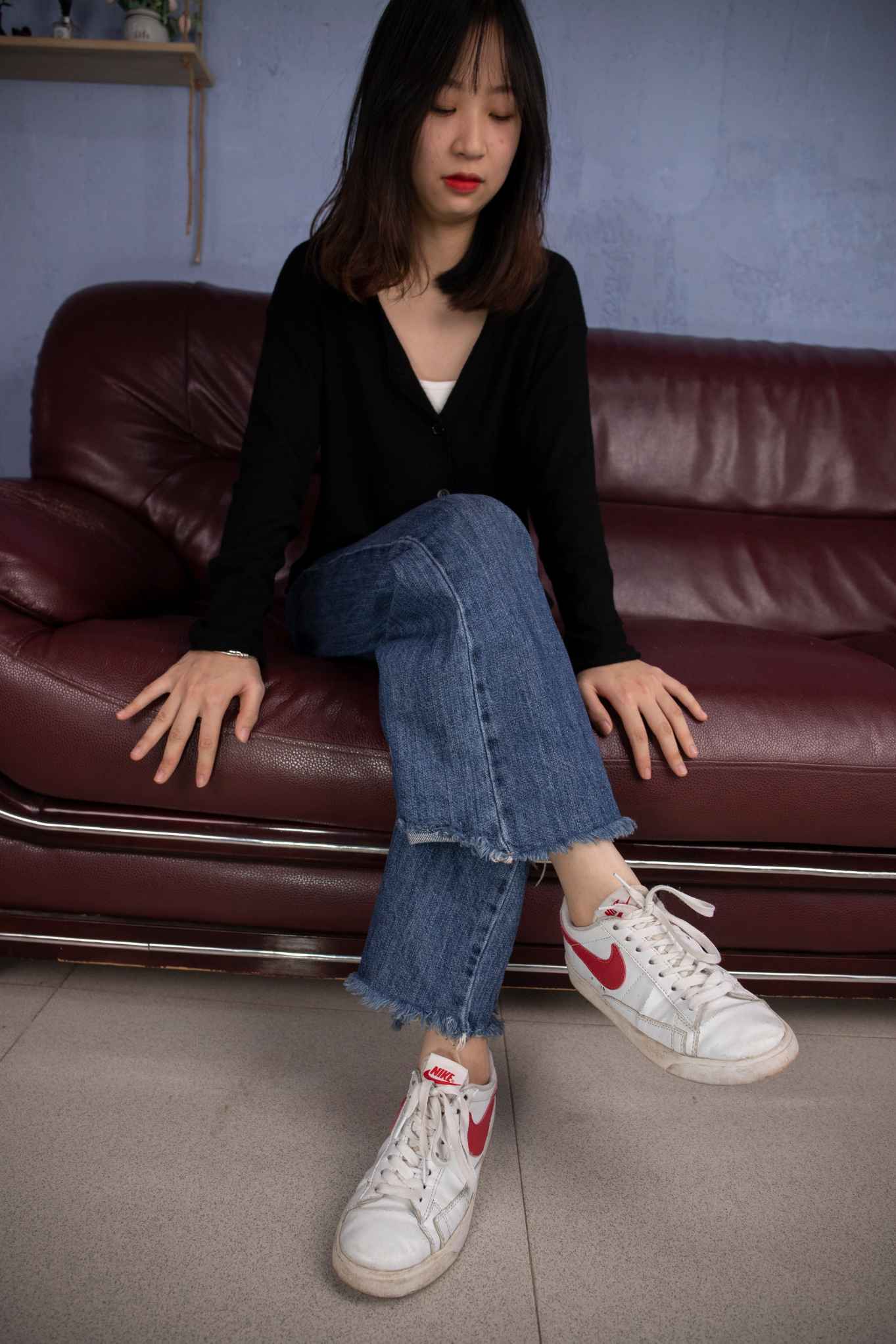 [南国足艺]30-模特小娴两天的原味棉袜，性感的美脚诱惑_HD绳艺资源