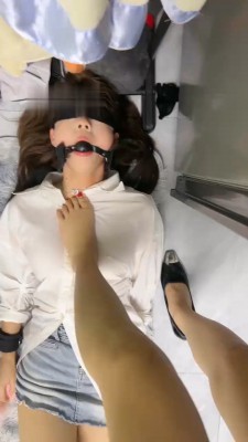 图片[8]_【橙宝】母畜-绳艺技巧/白袜艺术装置塞嘴/踩踏/舔高跟裸足【完整版】_HD绳艺资源