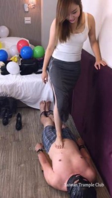 图片[6]_【台湾踩踏俱乐部】台湾踩踏俱乐部 高跟鞋长靴下的颤栗！_HD绳艺资源