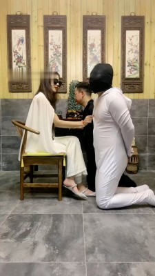 【沅芷大人】双奴下跪/轮流鞋抽耳光/掐乳_HD绳艺资源