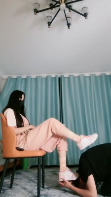 图片[6]_【猫神大人】转胯训练/运动鞋原味脚踩脚垫/喝洗脚水_HD绳艺资源