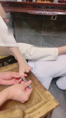 图片[4]_【沅芷大人】双狗奴-喝圣水/吃脚皮/做脚垫_HD绳艺资源