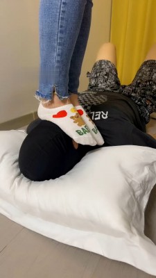 图片[2]_【子橘】原味白船袜全体重踩脸_HD绳艺资源