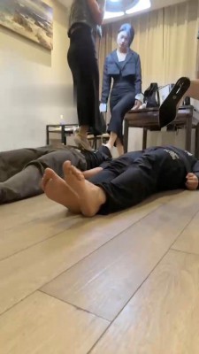 图片[5]_【尤物S】3S群调-骑马/重度训练/脚垫/高跟重踩【双视角完整版】_HD绳艺资源