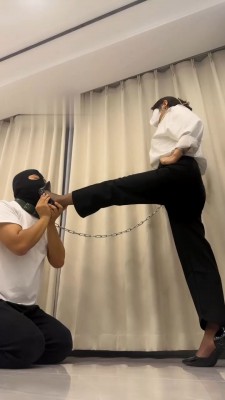 【辣姐】赏赐圣水/伺候洗脚/黑丝高跟闻舔_HD绳艺资源