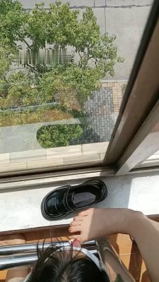 图片[8]_【爱可呀】学生主教室调-窗台舔脚/清理鞋底/骑马/深喉_HD绳艺资源