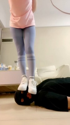 图片[4]_【小妮】暴虐废物/耳光/踹狗脸/全体重踩踏_HD绳艺资源