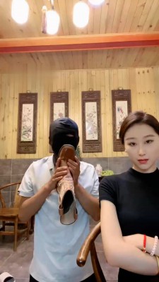 【沅芷大人】监督贱狗清理脏鞋底_HD绳艺资源