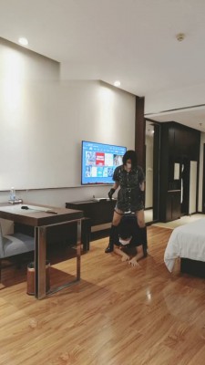 图片[2]_【芊兮殿下】长靴S肉丝闻舔/骑马骑脖/提档/踩踏_HD绳艺资源