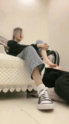 图片[5]_【萱萱子】帆布鞋原味白袜踩踏/闻舔_HD绳艺资源