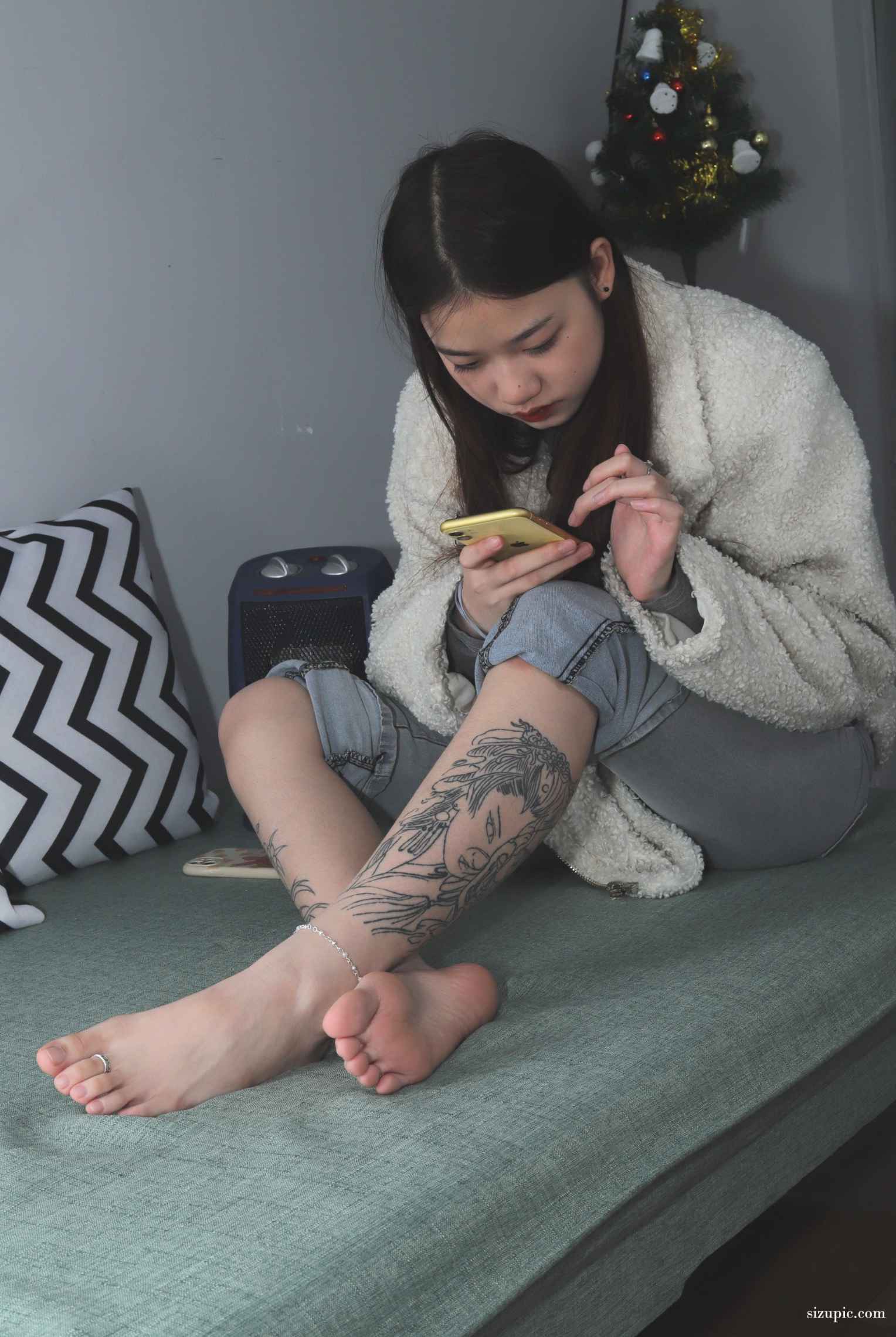 [Pary学生模拍]047 大美女婉华再次展示39码超白大美脚_HD绳艺资源