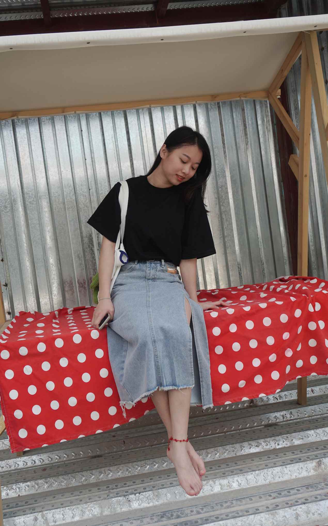 [Pary学生模拍]036 莹莹赤脚游玩创意产业园_HD绳艺资源