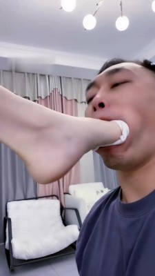 图片[3]_【麋鹿银儿】闻舔高帮匡威原味白袜/踩踏喂食_HD绳艺资源