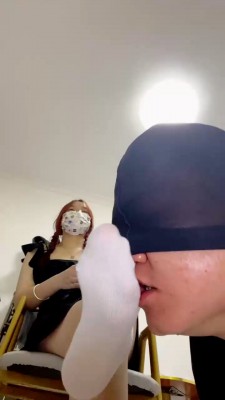 图片[7]_【雯雯】虐囚犯-艺术闻鞋袜/舔圣水/脚插嘴/【完整版】_HD绳艺资源