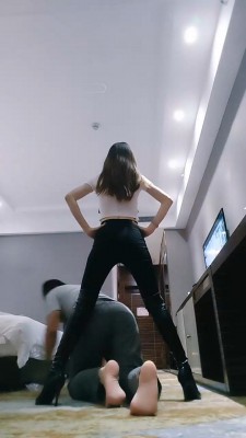 图片[2]_【多多】转胯/长靴踩/人肉坐垫_HD绳艺资源