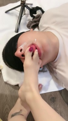 图片[8]_【筱月】喂食场-浓痰咀嚼物/鞋垫面包-丝袜内库塞嘴/深喉吐_HD绳艺资源