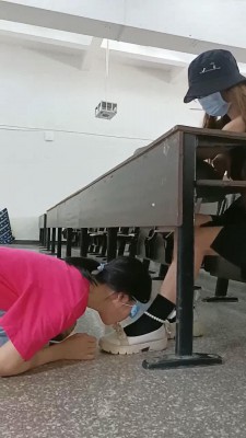 图片[4]_【爱可呀】教室大冒险-女慕随机清理素人鞋子_HD绳艺资源