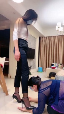 【丹祖宗】母畜-高跟闻舔/高难度挑战耳光_HD绳艺资源