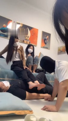 图片[9]_【精神小妹】3素人学生主-深夜裸足踩狗_HD绳艺资源
