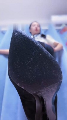 【九蛇大大】高跟踩狗爪/全程辱骂_HD绳艺资源