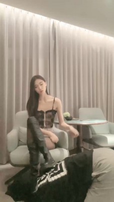 【无恙】车模S-长靴黑丝虐废矮子_HD绳艺资源