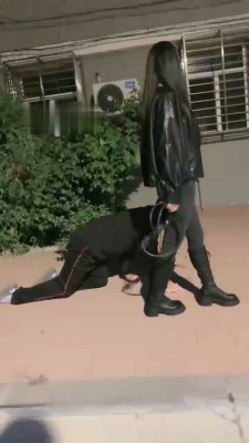 图片[2]_【桃幼幼】小区楼下长靴遛狗_HD绳艺资源