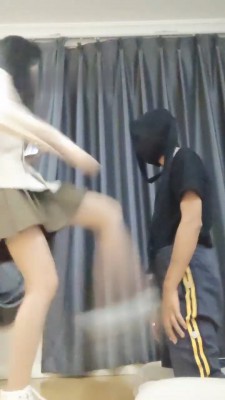 【丫丫啊】小白鞋白袜重度提档/暴踩_HD绳艺资源